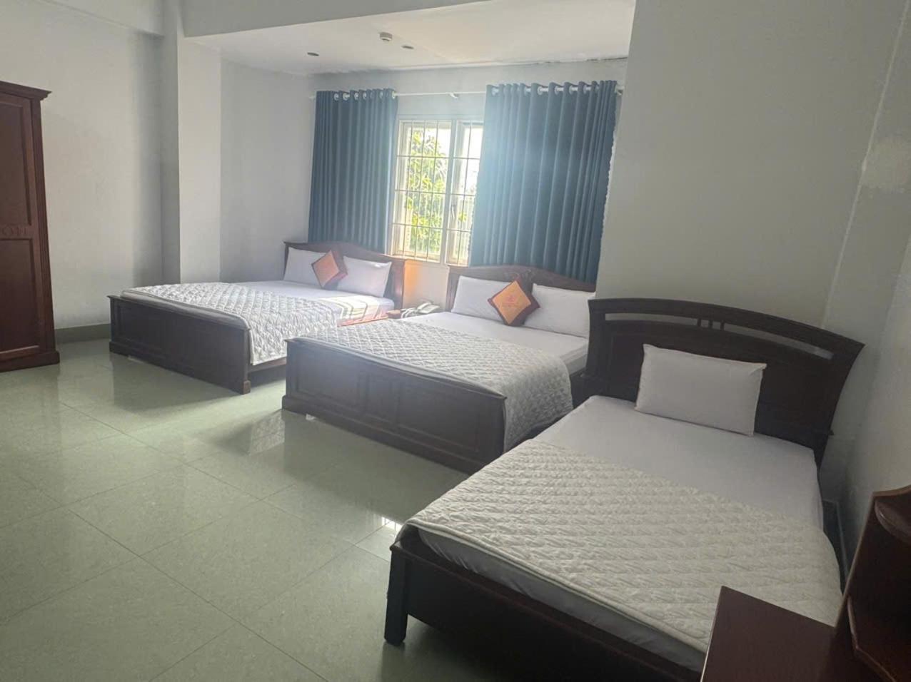 Khach San Thanh Hong Ho Chi Minh City Exterior photo