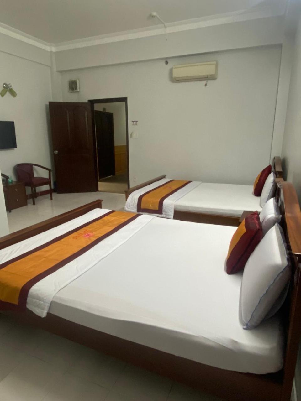 Khach San Thanh Hong Ho Chi Minh City Exterior photo