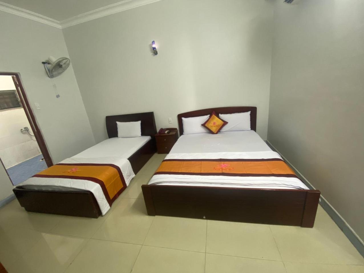 Khach San Thanh Hong Ho Chi Minh City Exterior photo