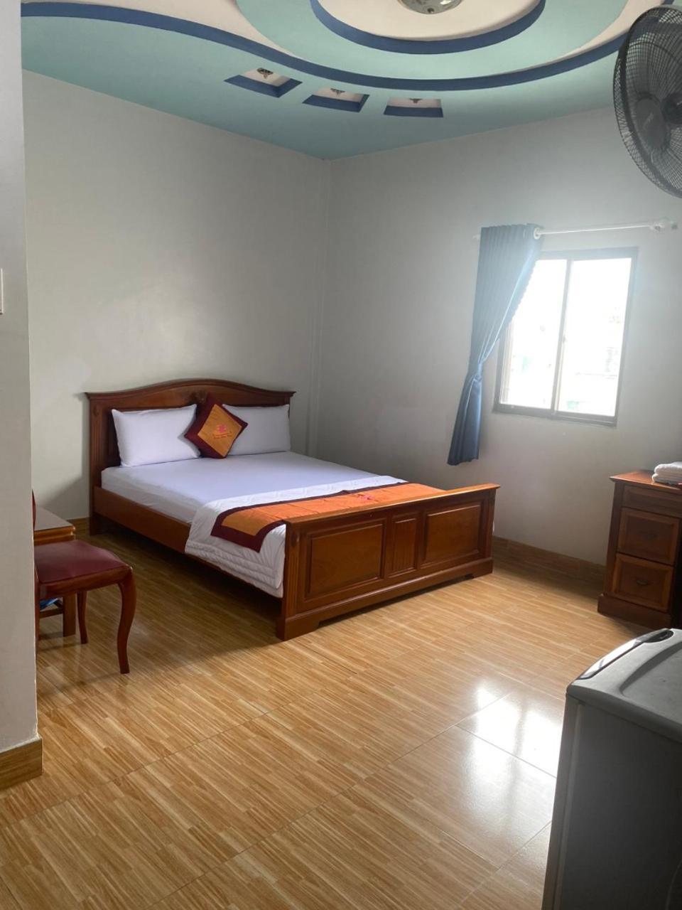 Khach San Thanh Hong Ho Chi Minh City Exterior photo